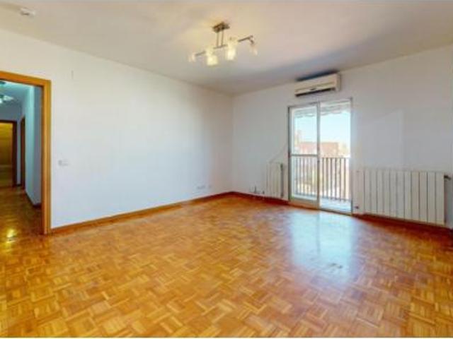 Piso en venta en Palomeras Bajas, Madrid