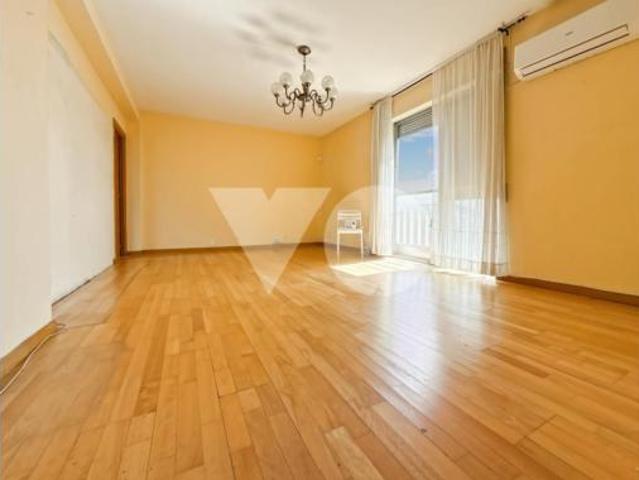 Piso en venta en San Juan Bautista, Madrid