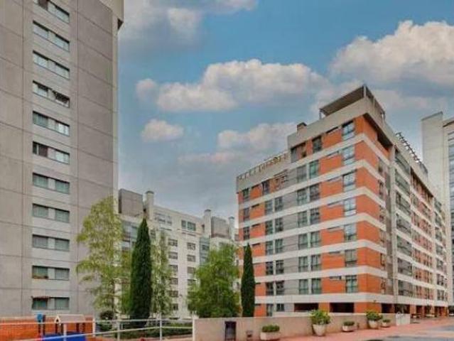 Piso en venta en San Juan Bautista, Madrid