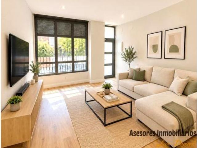 Piso en venta en San Juan Bautista, Madrid