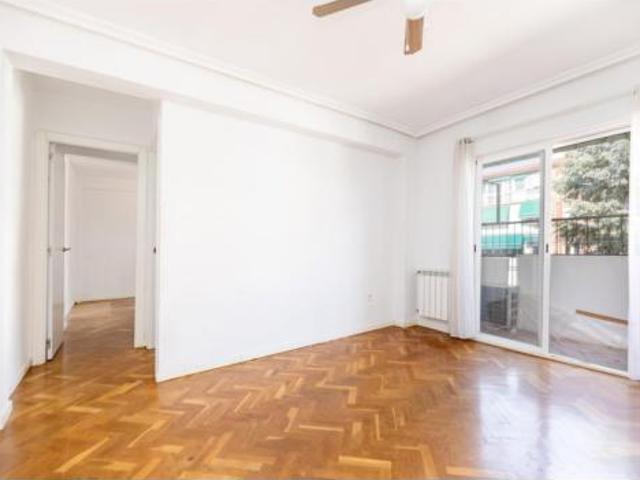 Piso en venta en San Pascual, Madrid