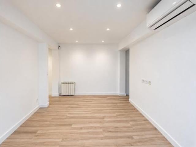 Piso en venta en San Pascual, Madrid