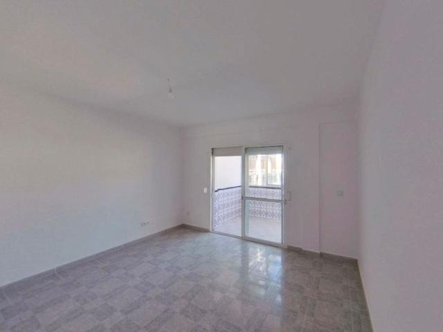 Piso en venta en Barriada Islas Canarias, Costa del Sol Occidental
