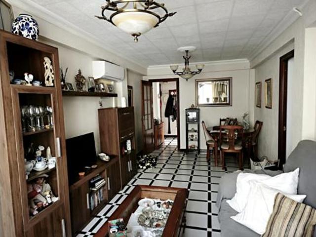 Piso en venta en Cortijo Bazán, Málaga