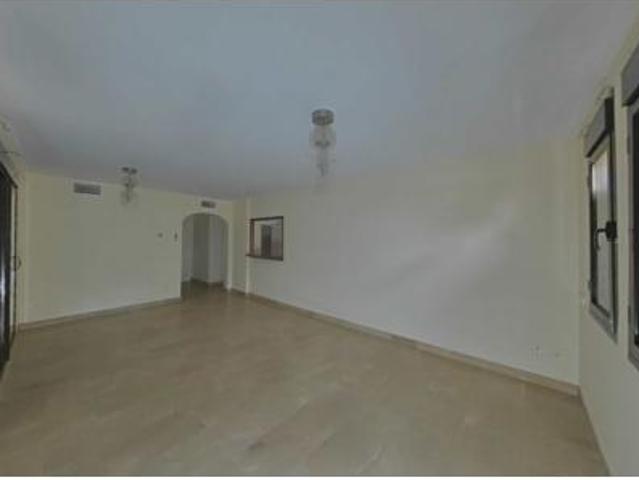 Piso en venta en Castillo de la Duquesa, Costa del Sol Occidental