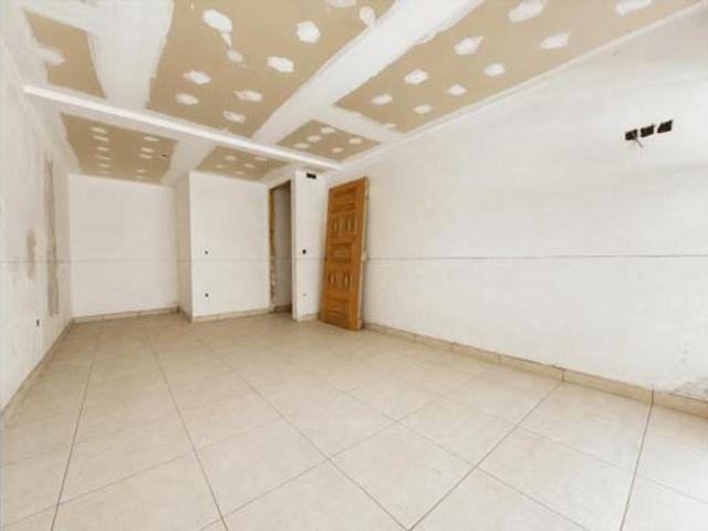 Piso en venta en Baix Vila, Osona