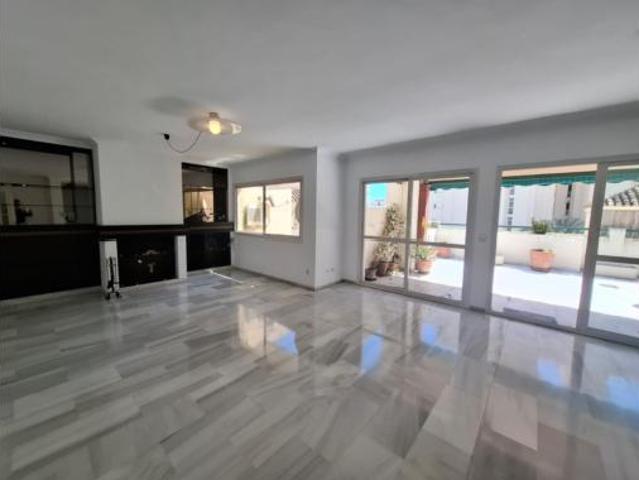 Piso en venta en Marbella, Barrio Alto