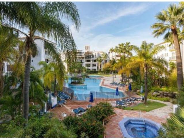 Piso en venta en Elviria, Marbella
