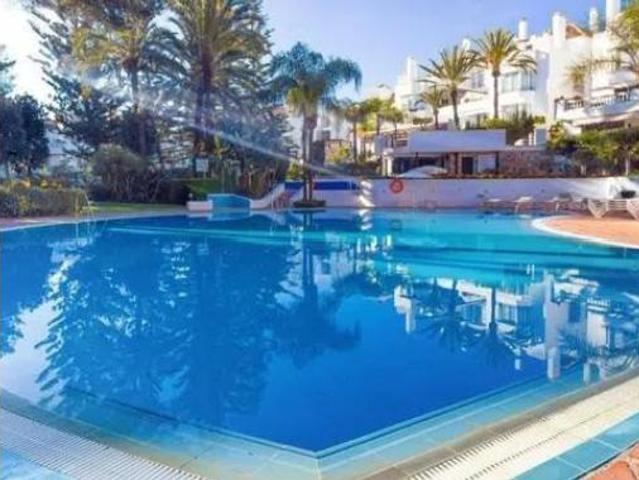 Piso en venta en Elviria, Marbella