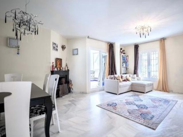 Piso en venta en Nueva Andalucía, Costa del Sol Occidental