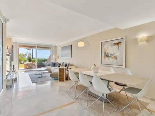 Piso en venta en Nueva Andalucía, Costa del Sol Occidental