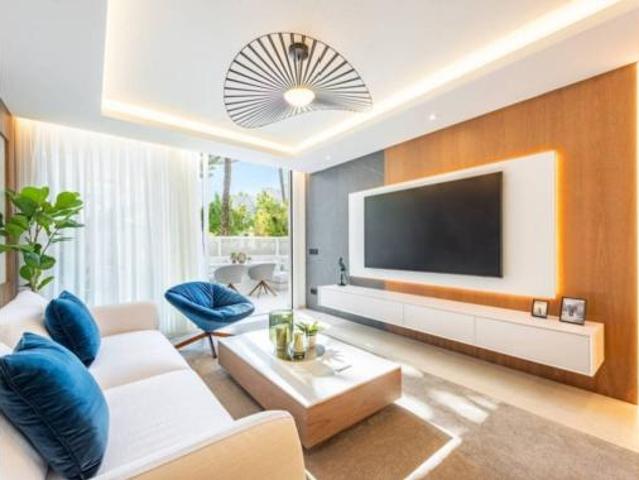 Piso en venta en La Carolina, Costa del Sol Occidental