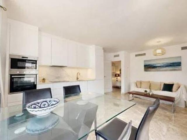 Piso en venta en Nueva Andalucía, Costa del Sol Occidental