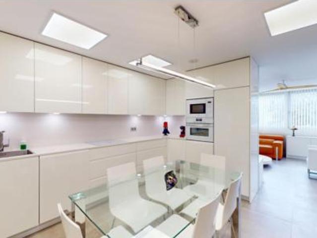 Piso en venta en La Carolina, Costa del Sol Occidental