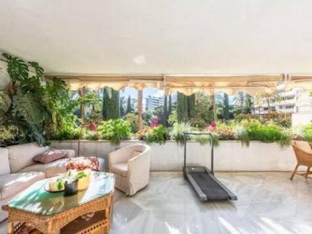 Piso en venta en La Carolina, Costa del Sol Occidental