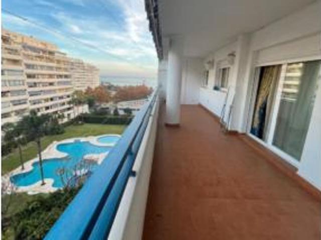Piso en venta en Las Albarizas, Costa del Sol Occidental