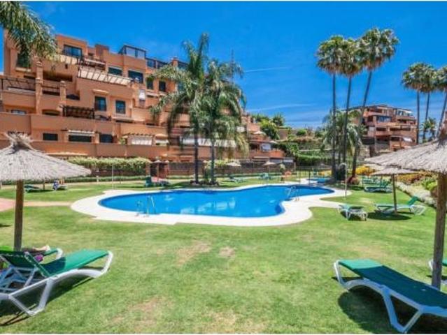 Piso en venta en Marbella, Serrania
