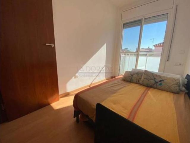 Piso en venta en Montbrió Del Camp