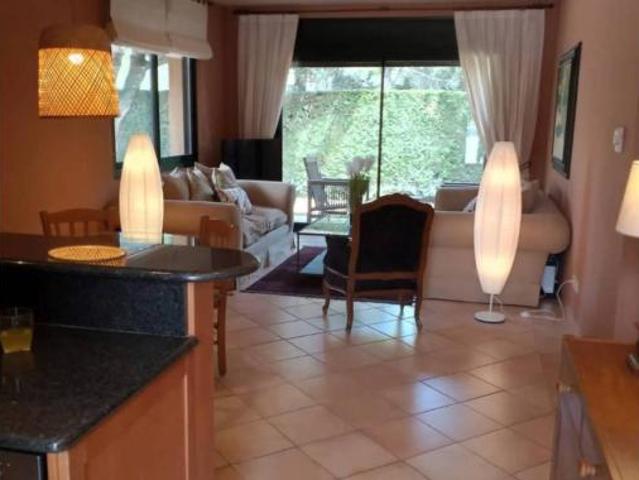 Piso en venta en Navata, Escoles