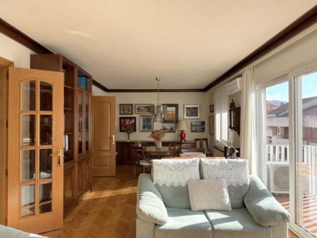Piso en venta en Sant Pere Màrtir, Olot