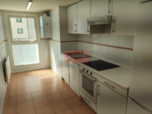 Piso en venta en Montealegre, Ourense