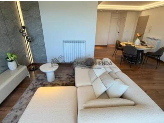 Piso en venta en As Lagoas, Ourense