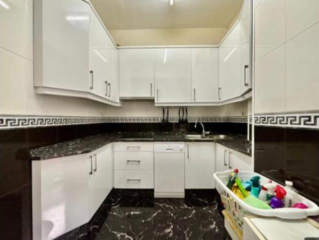 Piso en venta en As Lagoas, Ourense