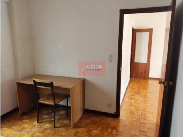 Piso en venta en As Lagoas, Ourense