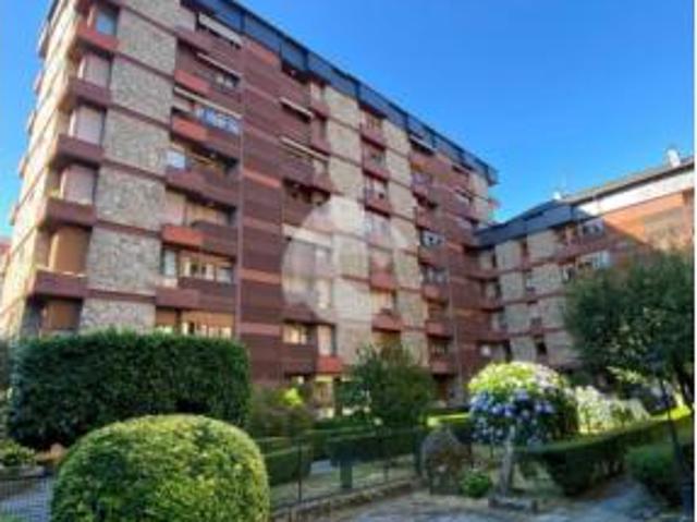 Piso en venta en As Lagoas, Ourense