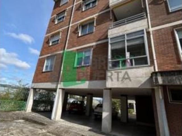 Piso en venta en As Lagoas, Ourense