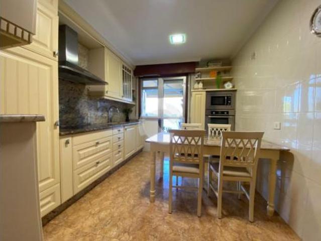 Piso en venta en As Lagoas, Ourense