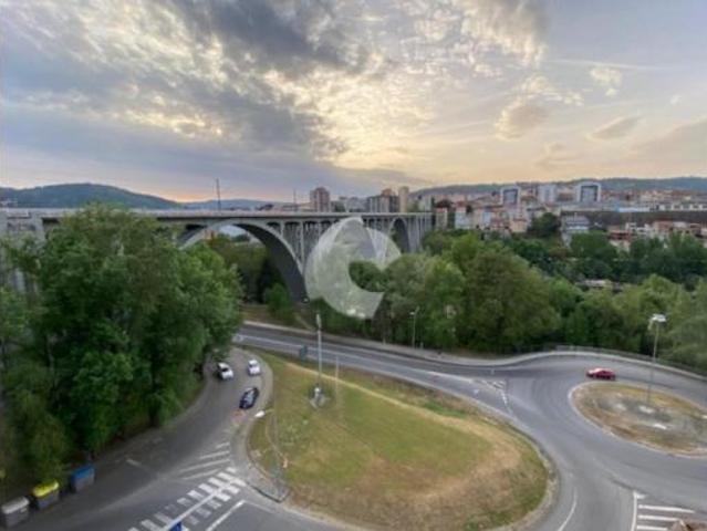 Piso en venta en As Lagoas, Ourense