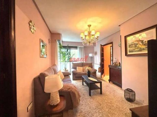 Piso en venta en Montealegre, Ourense