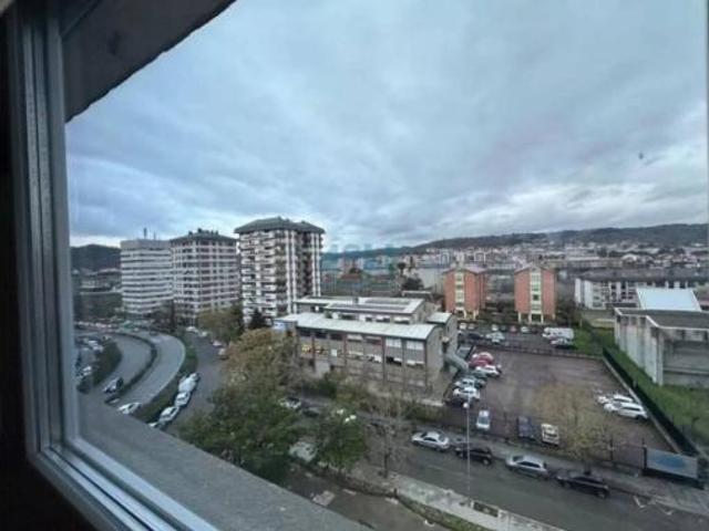 Piso en venta en As Lagoas, Ourense