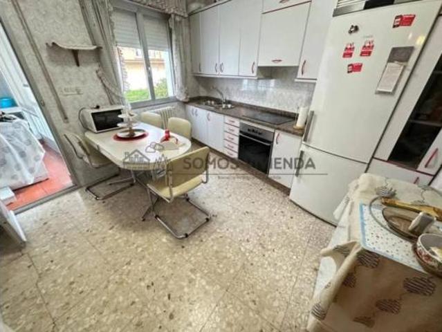 Piso en venta en As Lagoas, Ourense