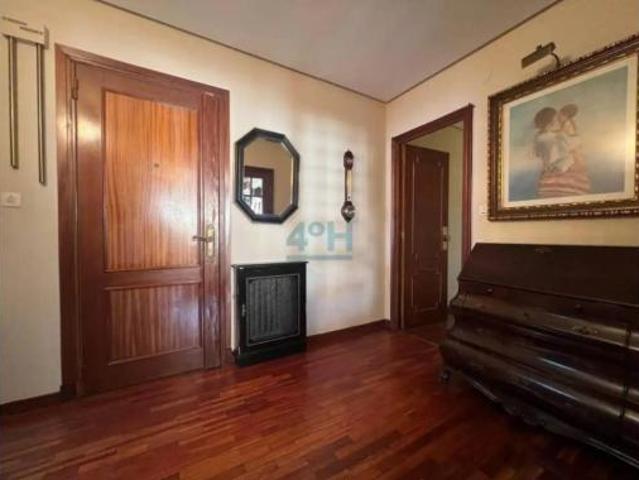 Piso en venta en As Lagoas, Ourense