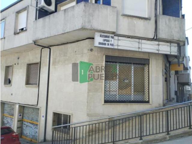 Piso en venta en Montealegre, Ourense
