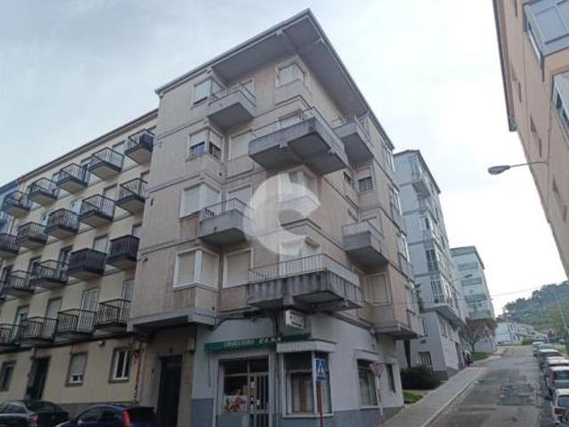 Piso en venta en Montealegre, Ourense