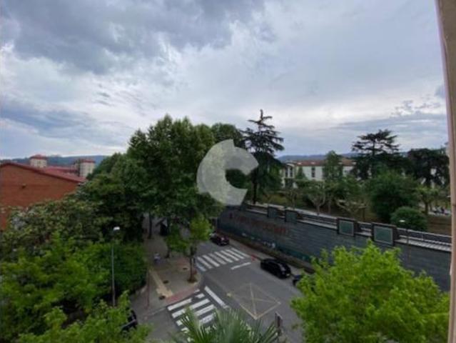 Piso en venta en As Lagoas, Ourense