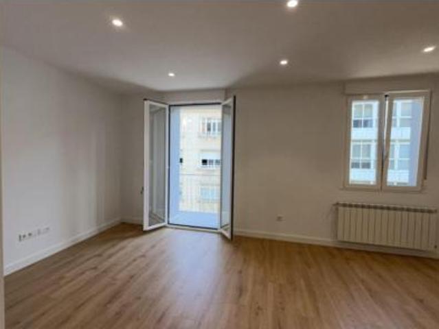 Piso en venta en As Lagoas, Ourense