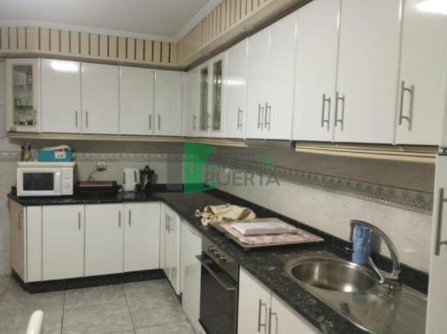 Piso en venta en O Vinteún, Ourense