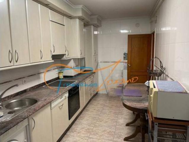 Piso en venta en Ourense, O Vinteún