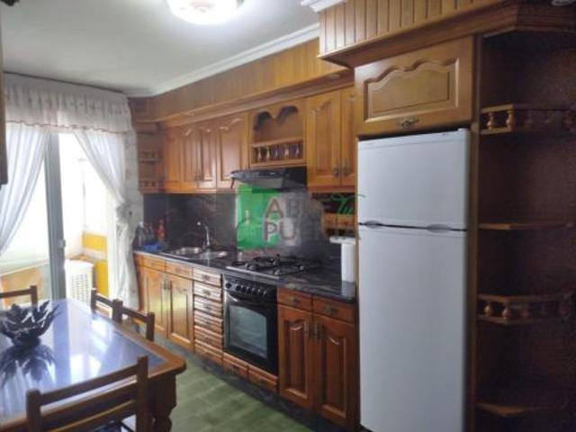 Piso en venta en O Vinteún, Ourense