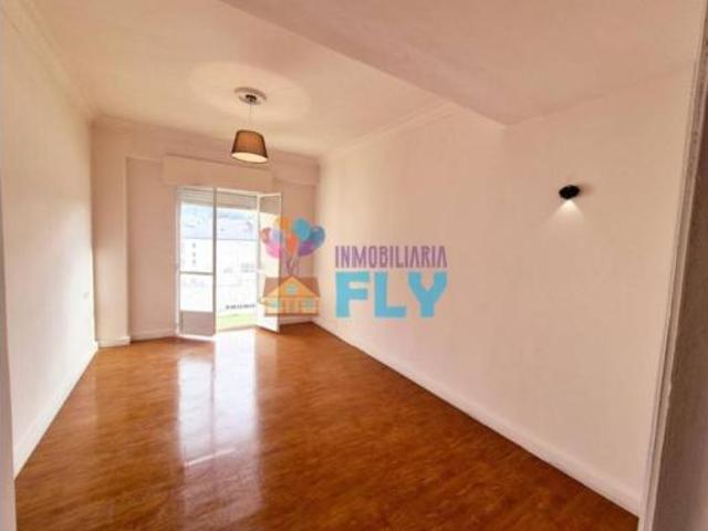 Piso en venta en Ourense, O Vinteún