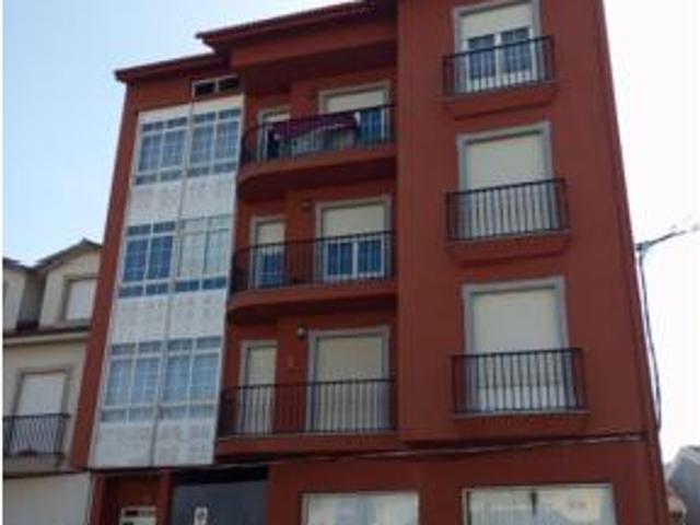 Piso en venta en Outes, Noia