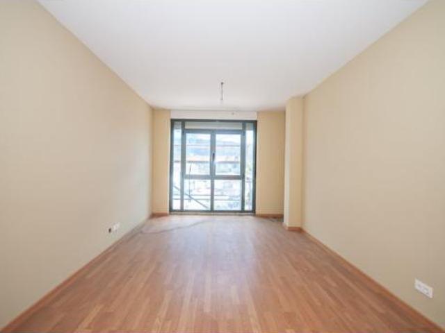 Piso en venta en Outes, Noia