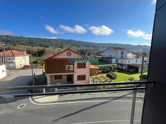 Piso en venta en Outes, Noia