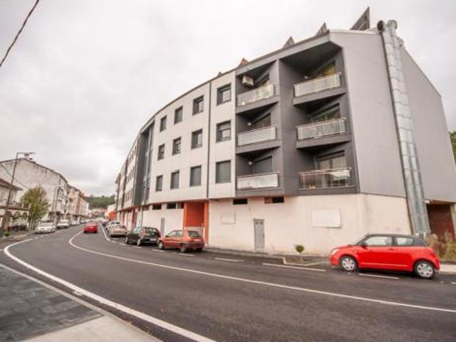 Piso en venta en Outes, Noia
