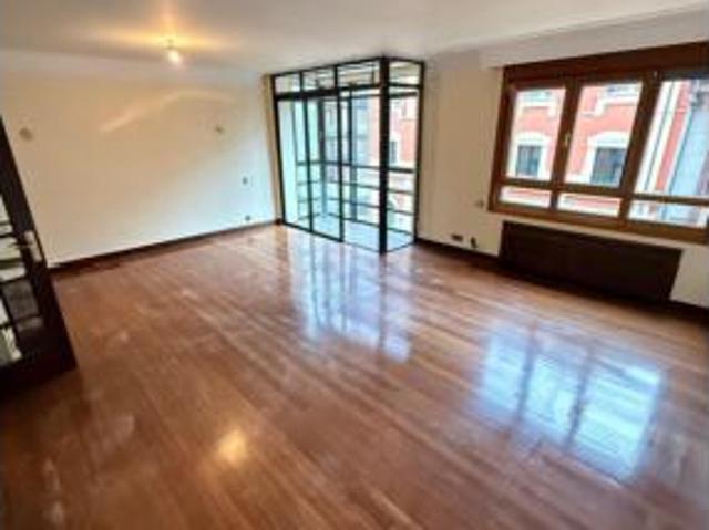 Piso en venta en Llamaquique, Oviedo