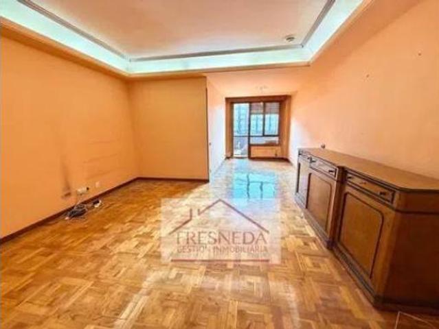 Piso en venta en El Milán, Oviedo